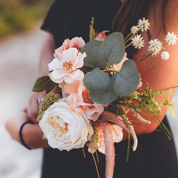 bouquet de mariée déstructuré fleuriste mariage Montpellier