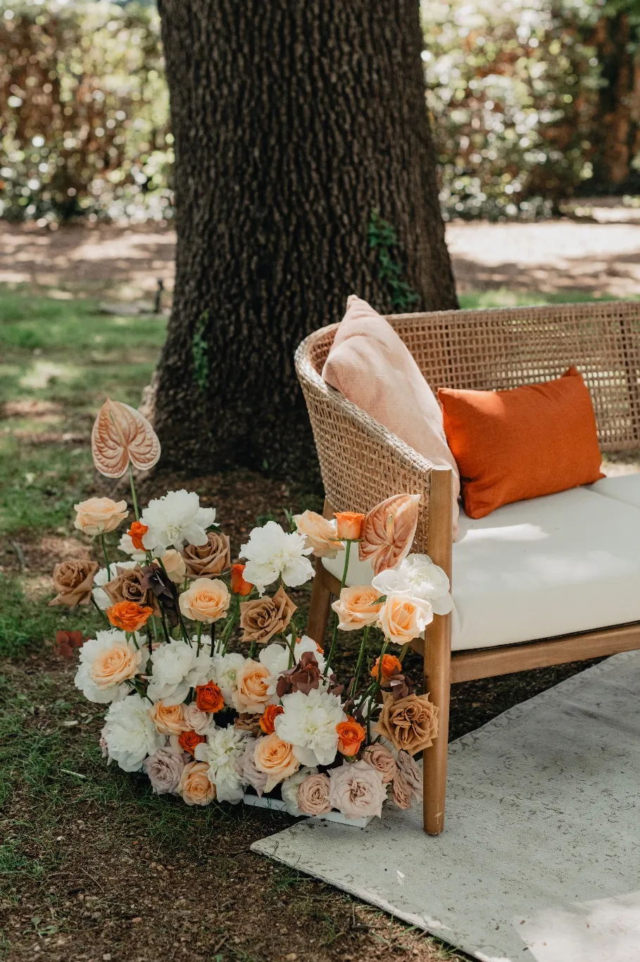 composition ceremonie laique fleuriste mariage moderne montpellier composition fauteuil marié cérémonie laique mariage montpellier